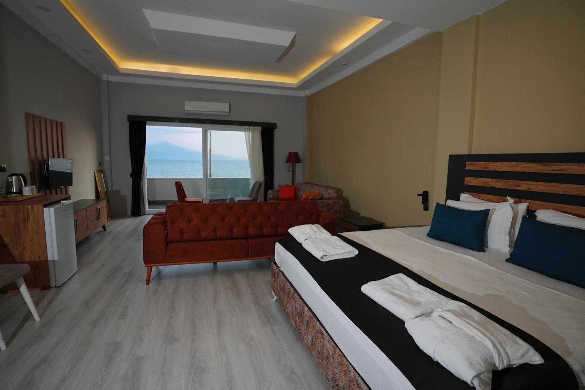 Villa Sevilla Kuşadası Ngoại thất bức ảnh