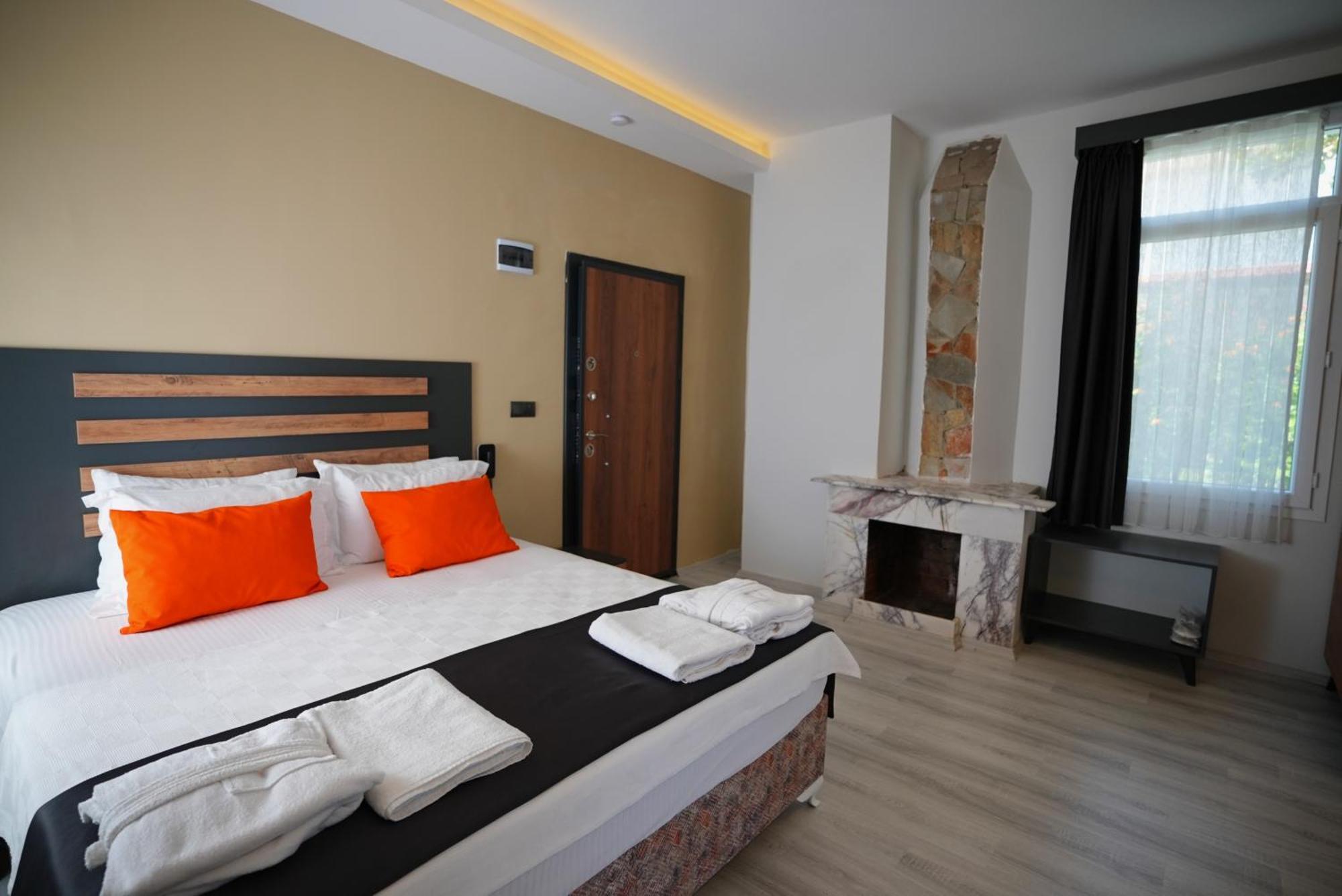 Villa Sevilla Kuşadası Ngoại thất bức ảnh