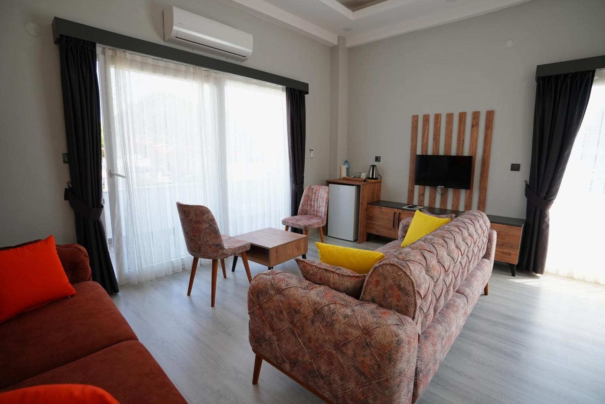 Villa Sevilla Kuşadası Ngoại thất bức ảnh
