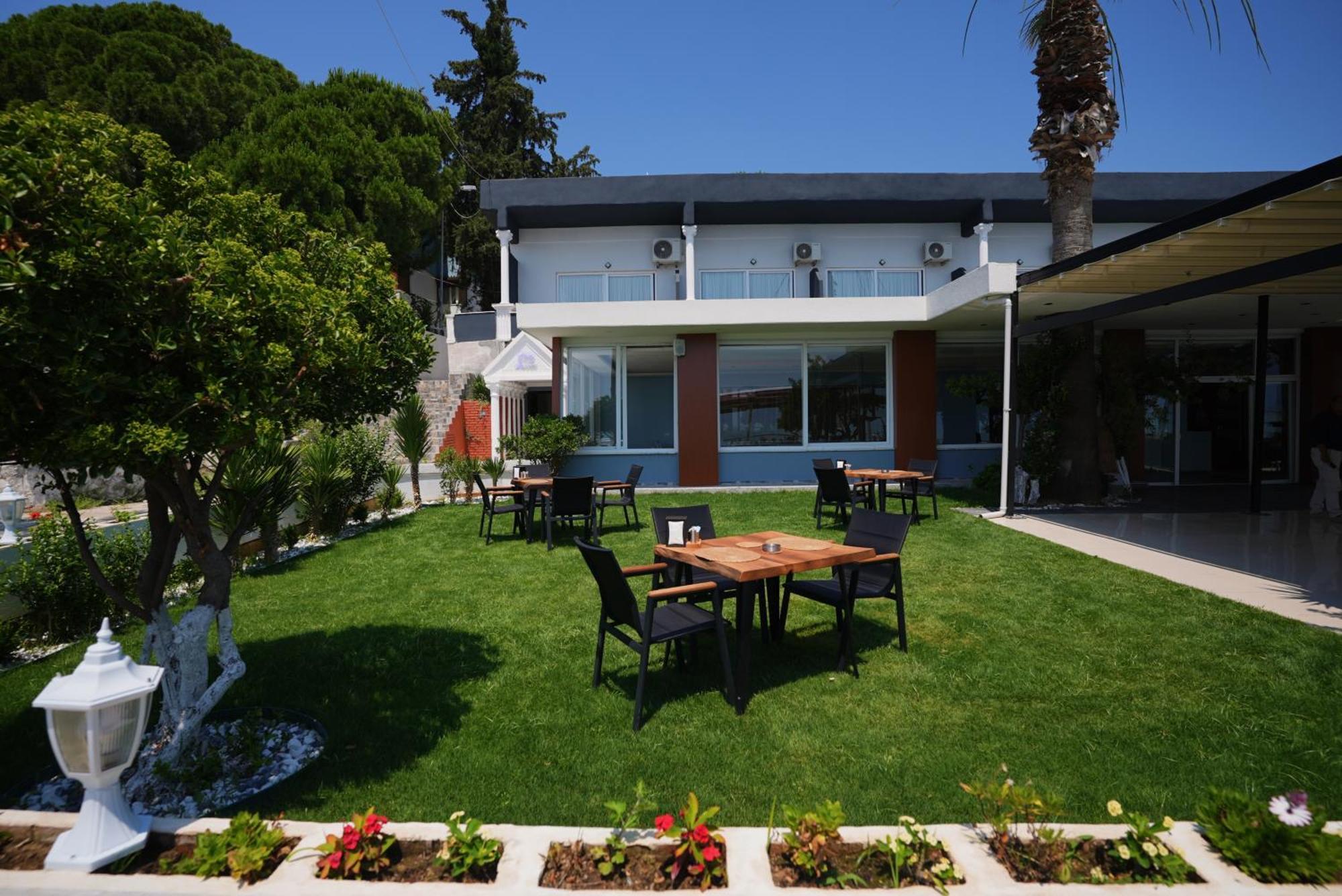 Villa Sevilla Kuşadası Ngoại thất bức ảnh