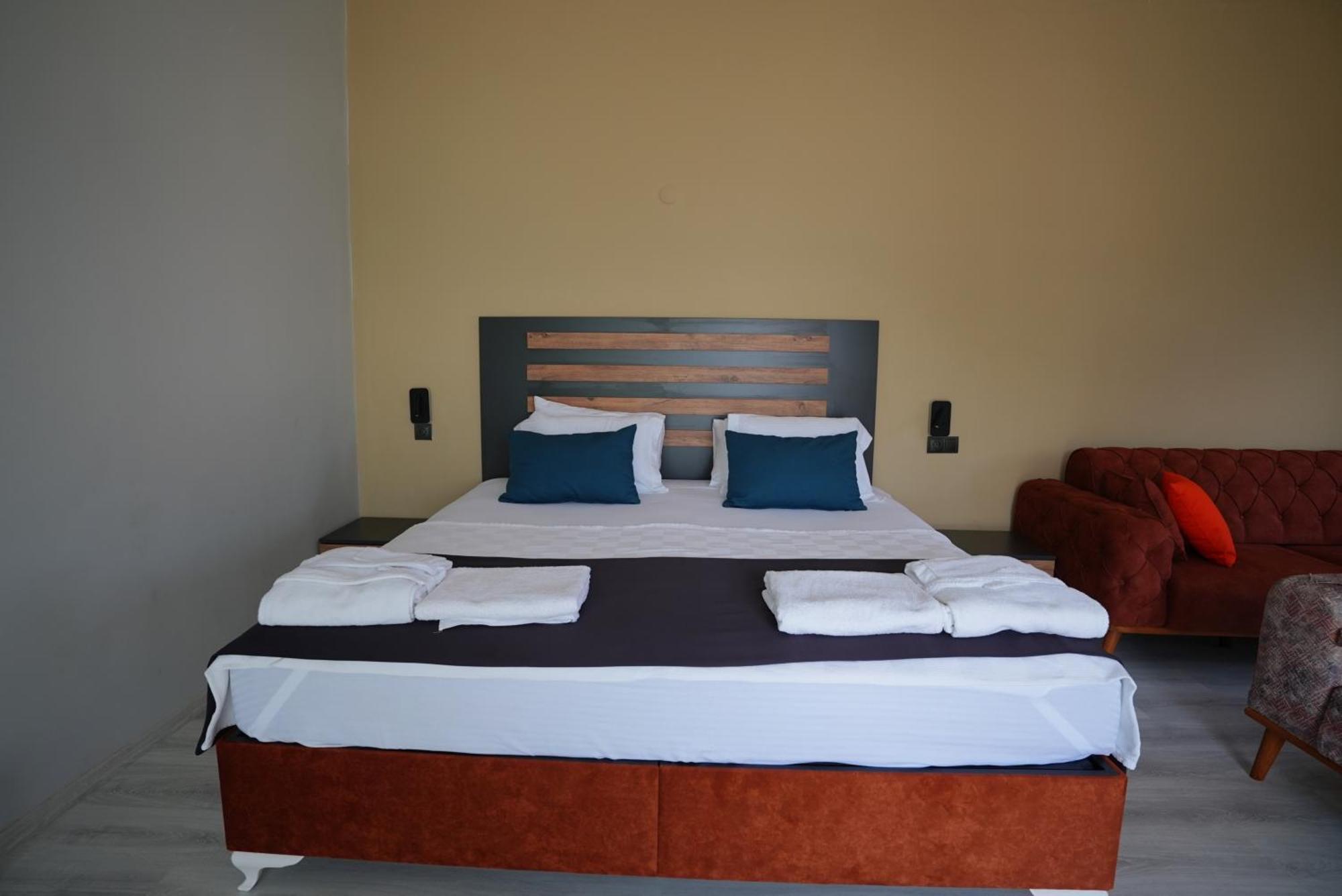 Villa Sevilla Kuşadası Ngoại thất bức ảnh