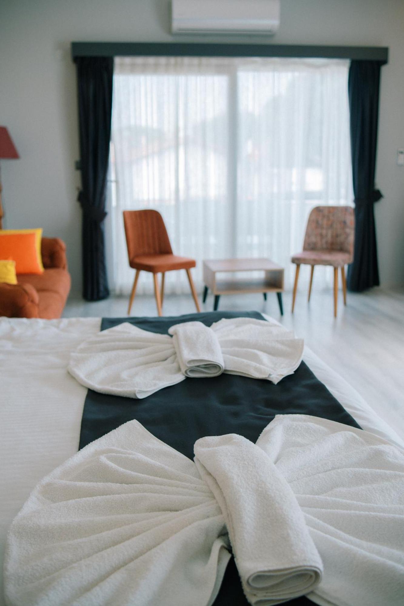 Villa Sevilla Kuşadası Ngoại thất bức ảnh